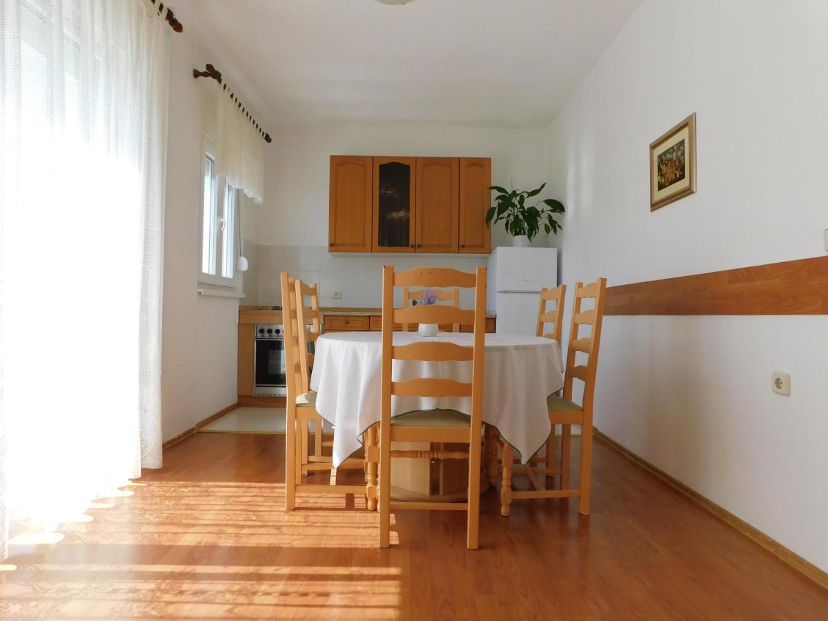 Apartmani Salus Pag Town Exterior photo