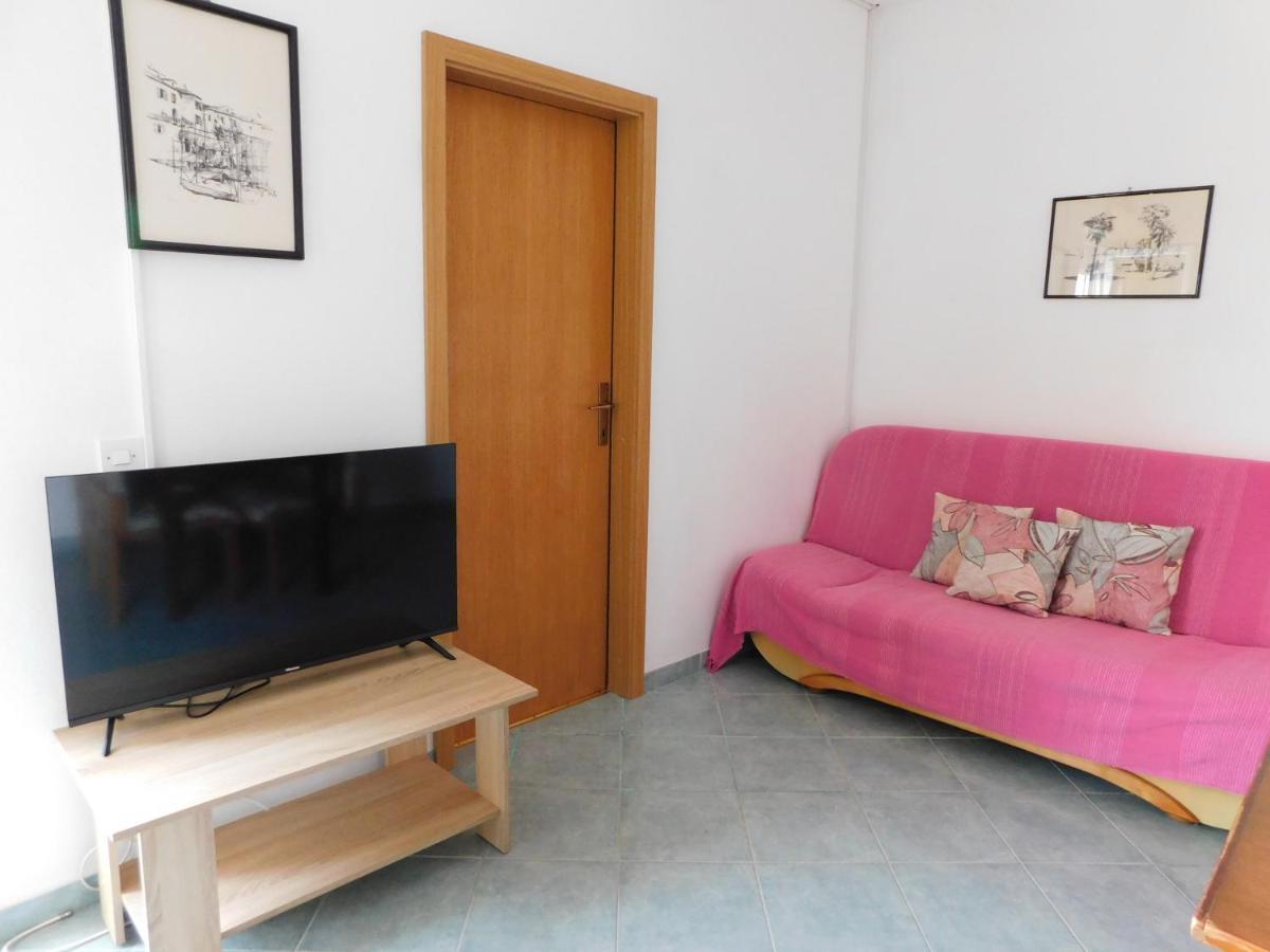 Apartmani Salus Pag Town Exterior photo