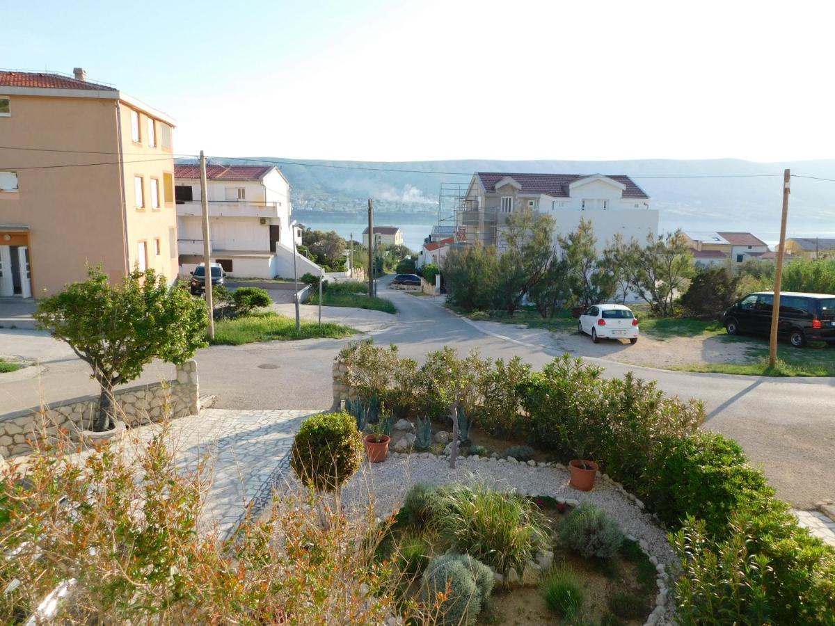 Apartmani Salus Pag Town Exterior photo
