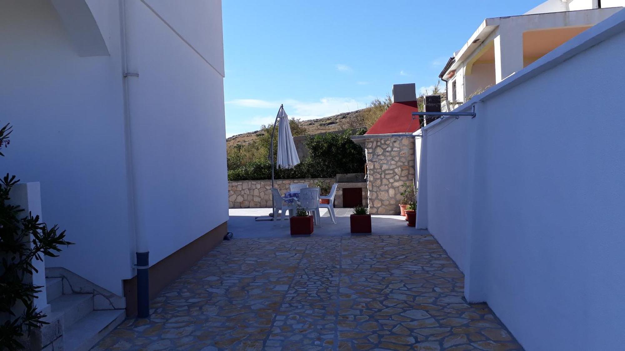Apartmani Salus Pag Town Exterior photo