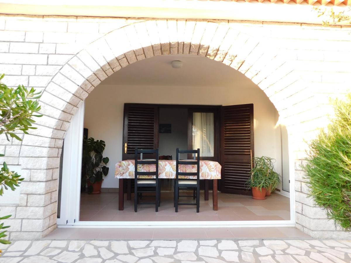 Apartmani Salus Pag Town Exterior photo